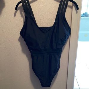 —Large Black Cupshe Swimsuit
